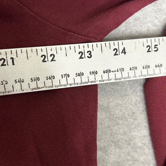 Vineyard‎ Vines Mens Long Sleeve T Shirt Football Whale Graphic Burgundy Size L - Picture 3 of 7